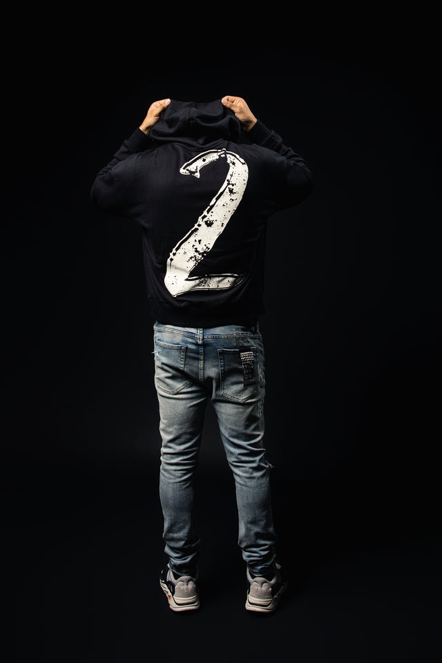 “2HNT” HOODIE